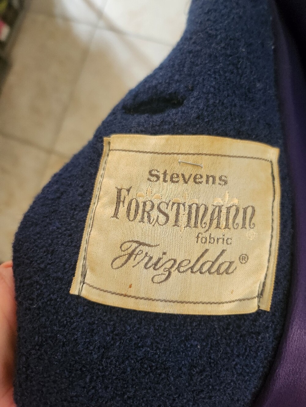 Stevens coat with fur collar - Picture 4 of 6